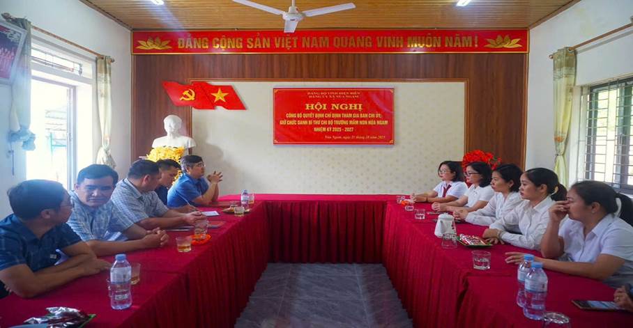 Đảng ủy xã Núa Ngam công bố quyết định chỉ định Bí thư Chi bộ Trường Mầm non Núa Ngam, nhiệm kỳ 2025-2027